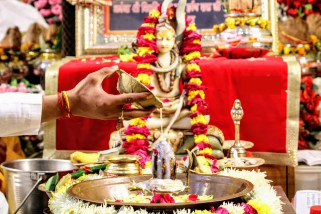 https://trimbakeshwarmandirpooja.com/wp-content/uploads/2024/06/photo_2023-04-15_15-41-49.webp